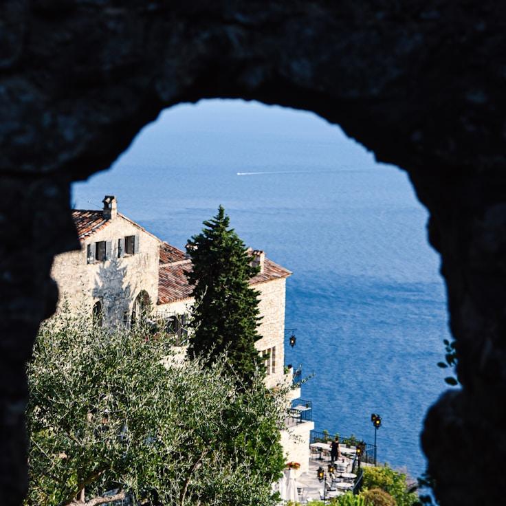 Outdoor terrace seating suitable for families in Rome